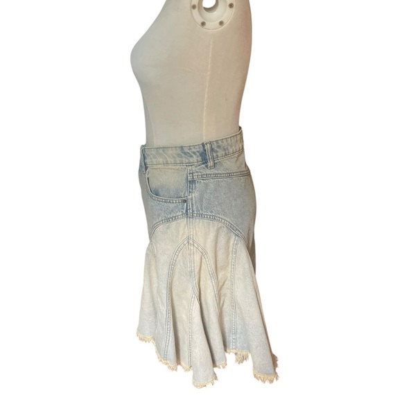 BDG Urban Outfitters Reagan  Denim Mini Skirt Frayed Hem Sz Small​ - Picture 10 of 14
